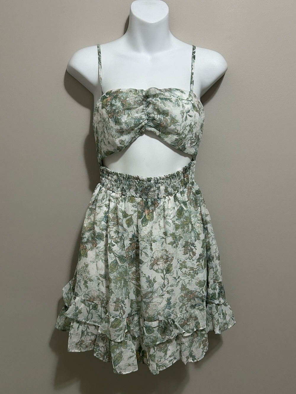 ⚡️2 for $60 Windsor Green & Cream Floral Smocked Dress